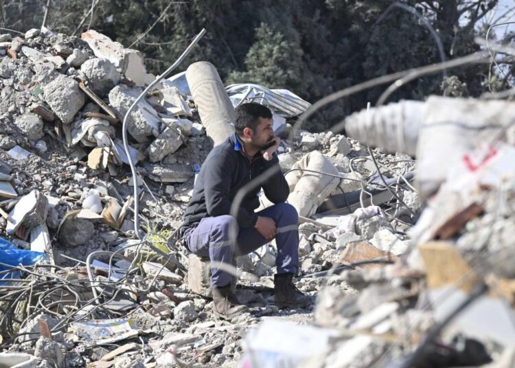 Vahap Aktaş yazdı I Duyarsızlığın kıyısında: Bir toplumun çöküşü