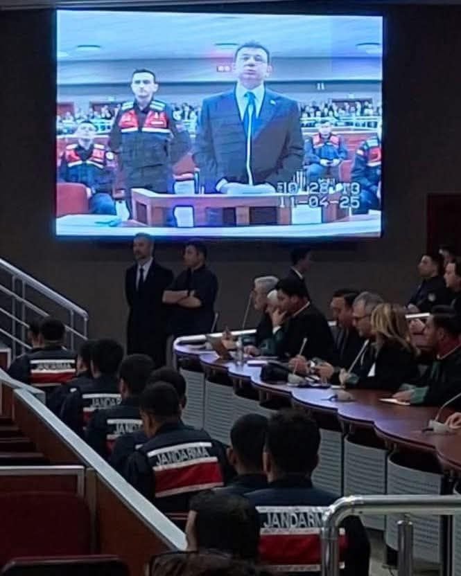 Tutuklu İmamoğlu'ndan ilk fotoğraf: Sanık sandalyesinde bir Cumhurbaşkanı adayı... 2 Tutuklu İmamoğlu'ndan ilk fotoğraf: Sanık sandalyesinde bir Cumhurbaşkanı adayı...