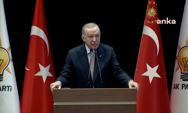 Erdoğan, bu kez 'turp' demeden operasyon mesajı verdi: 'Ortaya çıkanlar çıkacakların habercisidir...' 1 Erdoğan, bu kez ‘turp’ demeden operasyon mesajı verdi: ‘Ortaya çıkanlar çıkacakların habercisidir…’