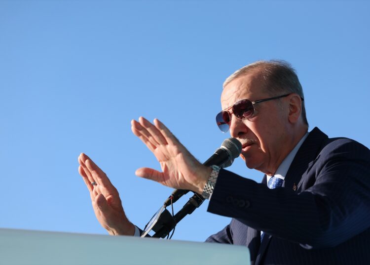 Erdoğan: "Türkiye ekonomisi artık farklı bir lige yükseldi" 1 Cumhurbaşkanı Erdoğan’dan ‘normal doğum’ açıklaması: “Sizi niçin bu kadar rahatsız ediyor?”