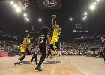 Paris’i üçüncü kez yenen Fenerbahçe Beko Final Four’da!