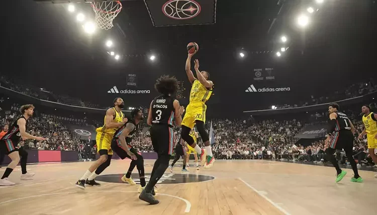 Paris’i üçüncü kez yenen Fenerbahçe Beko Final Four’da!