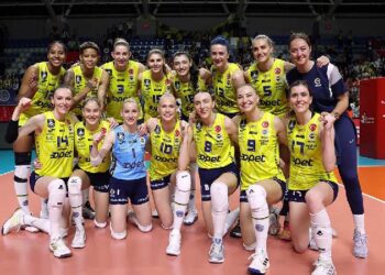 Galatasaray’ı geçen Fenerbahçe Medicana, Vakıfbank’ın rakibi oldu