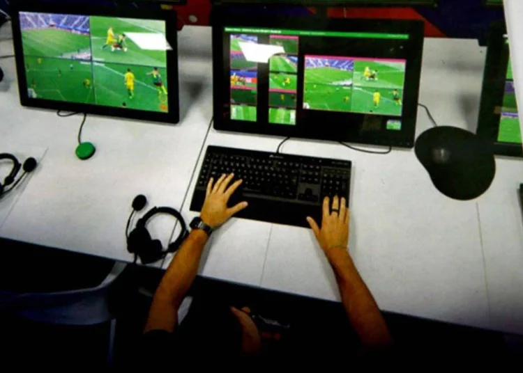 Fenerbahçe-Kayserispor maçının VAR hakemi belli oldu 1 Fenerbahçe-Kayserispor maçının VAR hakemi belli oldu