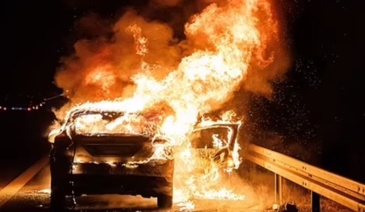 Ford, yakıt enjektöründen çıkabilecek yangın sebebiyle 33 bin aracı acil geri çağırdı 1 Ford, yakıt enjektöründen çıkabilecek yangın sebebiyle 33 bin aracı acil geri çağırdı