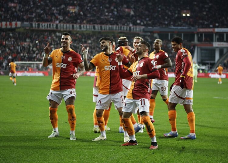 Yunus Akgün yıldızlaştı: Galatasaray, Samsun deplasmanını rahat geçti