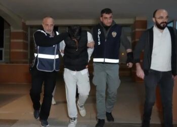 Hamile eşini öldürüp 10 gün aynı evde yaşadı