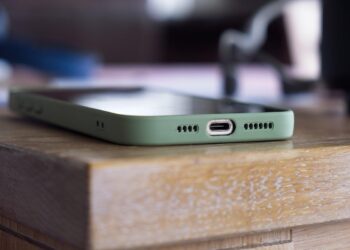 iPhone fiyatlarına zam: En üst model 100 bin TL’yi geçti