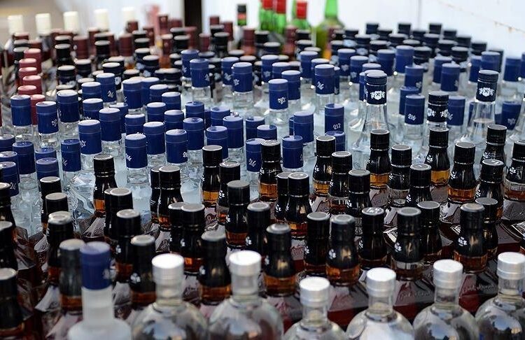Sahte içki operasyonlarında büyük darbe: 81 ilde 137 kişi gözaltına alındı 1 Sahte içki operasyonlarında büyük darbe: 81 ilde 137 kişi gözaltına alındı