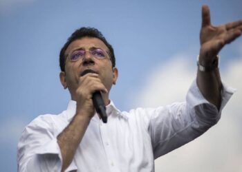 İmamoğlu: İBB’yi kazıdılar, altından liyakat çıktı 3 İmamoğlu: Bazı dostlarımızın sessizliğini üzülerek görüyoruz, not ediyoruz