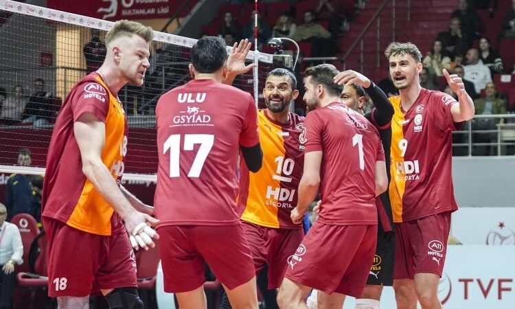 Galatasaray, Fenerbahçe derbisini set vermeden kazandı 1 Galatasaray, Fenerbahçe derbisini set vermeden kazandı