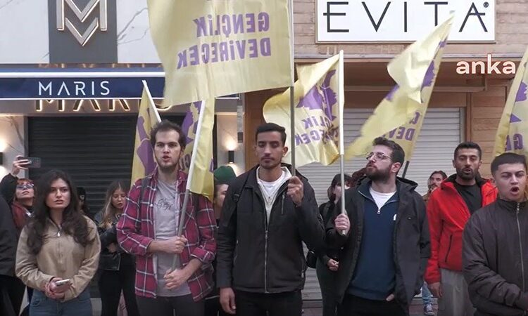 İzmir’de ihbar ettiği öğrencilerin ‘tutuklanmasına neden olan’ esnaf protesto edildi