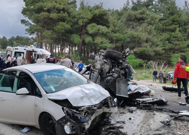 Bayram tatili bilançosu: 3 günde trafik kazalarında 27 kişi öldü