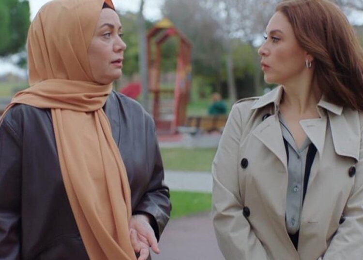 Kızılcık Şerbeti'nde 'Pembe' krizi: Evrim Alasya'dan "Orada olan biten sadece bizi ilgilendirir" açıklaması 1 Kızılcık Şerbeti’nde ‘Pembe’ krizi: Evrim Alasya’dan “Orada olan biten sadece bizi ilgilendirir” açıklaması
