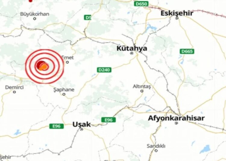 3 günde 100’den fazla depremin meydana geldiği Simav’da yeni fay keşfedildi