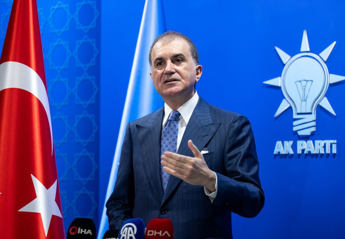 Ömer Çelik’ten fon skandalı açıklaması: Dünyanın her devletinde böyle olaylar oluyor 1 Ömer Çelik’ten ‘süreç’ açıklaması: “Bu ay içerisinde birtakım gelişmeler olabilir”