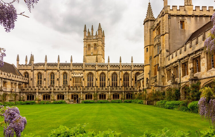 Batı’nın utanç tarihinin parçası çıktı: Oxford akademisyenleriyıllarca insan kafatasından içki içti