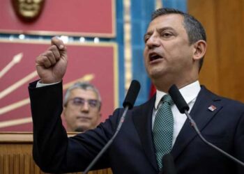 Özgür Özel iki günlük tüm programlarını iptal etti, Silivri’ye gidiyor