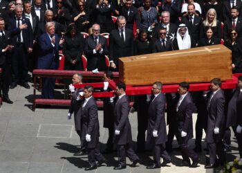 Papa Francis için cenaze töreni düzenlendi