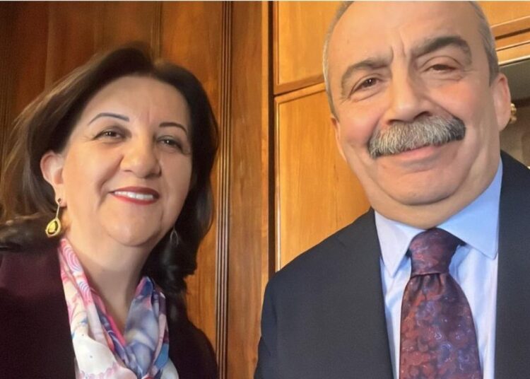Pervin Buldan'dan PKK kongresi hakkında açıklama: 'Sırrı Başkanımın görmesini çok arzu ederdim' 1 Pervin Buldan önce sitem etti, sonra sildi: ‘Arkandan kuyunu kazanları da unutmayacağız’