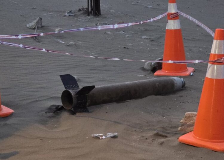 Hatay Samandağ'da sahile roket vurdu 1 Hatay Samandağ’da sahile roket vurdu