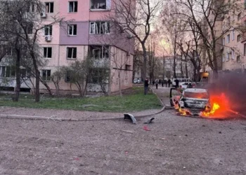 Barış görüşmelerine gölge düştü! Rusya, Ukrayna’yı vurdu: 9’u çocuk 18 ölü