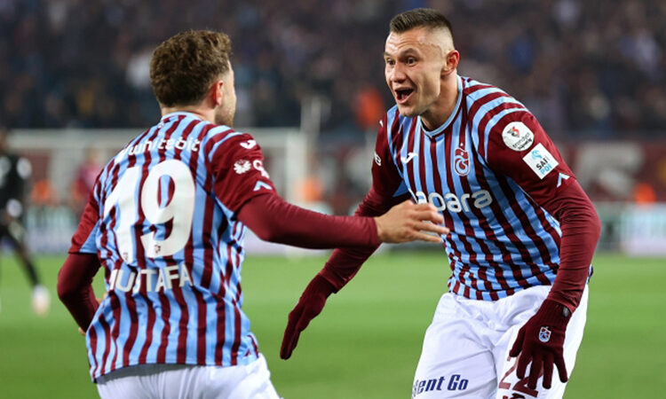Karadeniz derbisinin galibi Trabzonspor 1 Karadeniz derbisinin galibi Trabzonspor