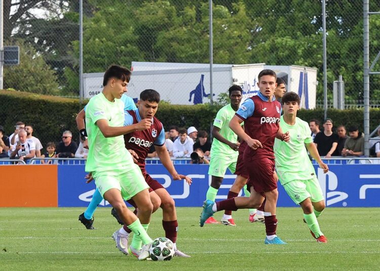 Barcelona şampiyon: Trabzonspor, UEFA Gençlik Ligi'nde ikinci oldu 1 Barcelona şampiyon: Trabzonspor, UEFA Gençlik Ligi’nde ikinci oldu