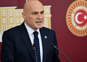 İYİ Partili Turhan Çömez: Faiz giderleri patladı, ek bütçe kaçınılmaz