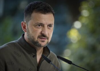 Zelenski: Tam ve koşulsuz ateşkes için Rusya ile görüşmeye hazırız