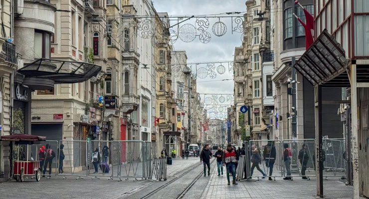 İstanbul Barosu: 1 Mayıs'ta en az 11 avukat gözaltına alındı 1 İstanbul Barosu: 1 Mayıs’ta en az 11 avukat gözaltına alındı