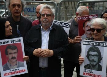 Avrupa Parlamentosu Türkiye Raportörü Cumartesi Anneleri eyleminde 3 Avrupa Parlamentosu Türkiye Raportörü Cumartesi Anneleri eyleminde