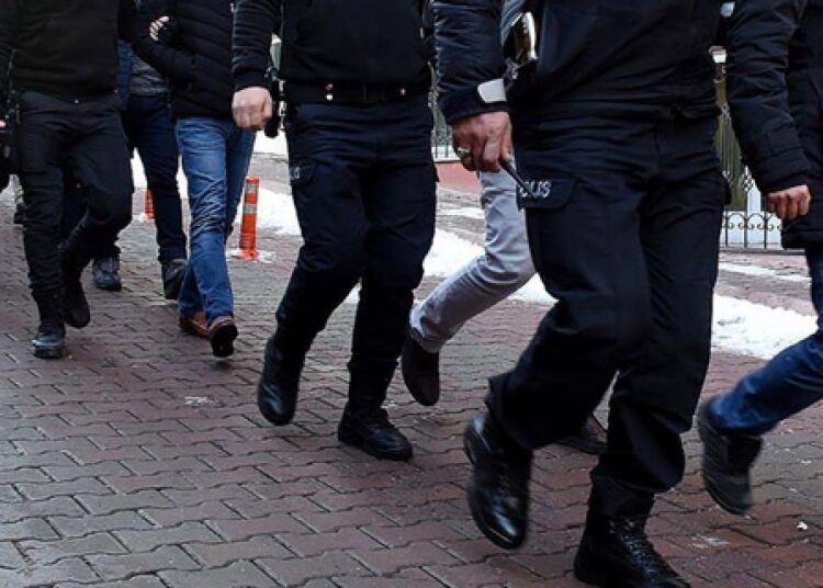 27 ilde FETÖ operasyonu: 101 gözaltı 1 27 ilde FETÖ operasyonu: 101 gözaltı