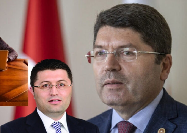 Adalet Bakanı Yılmaz Tunç'un kardeşinin ByLock kaydı olduğunu hatırlatan avukat gözaltına alındı 1 Adalet Bakanı Yılmaz Tunç’un kardeşinin ByLock kaydı olduğunu hatırlatan avukat gözaltına alındı