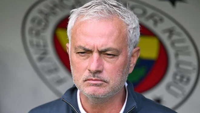 Fenerbahçe sezonu 84 puanla tamamladı: Mourinho'dan 'hayal kırıklığı' açıklaması 2 Fenerbahçe sezonu 84 puanla tamamladı: Mourinho'dan 'hayal kırıklığı' açıklaması
