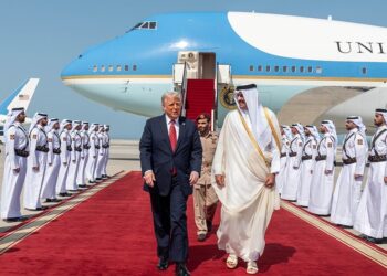 Katar’a giden Trump, 200 milyar dolarlık anlaşma imzaladı