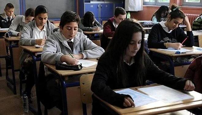 4+4+4 değişiyor mu: Zorunlu lise eğitiminde değişiklik iddiası 1 4+4+4 değişiyor mu: Zorunlu lise eğitiminde değişiklik iddiası