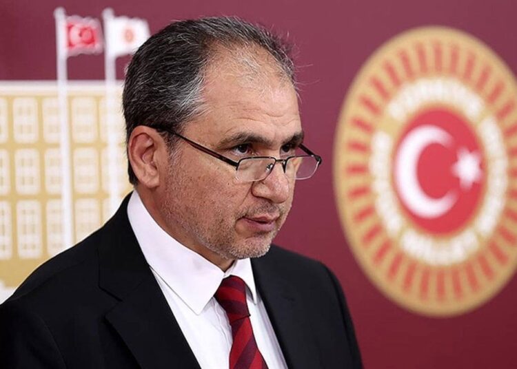 AK Parti’li vekil halka döviz satışının yasaklanmasını istedi: “Ekonomist değilim ama…”