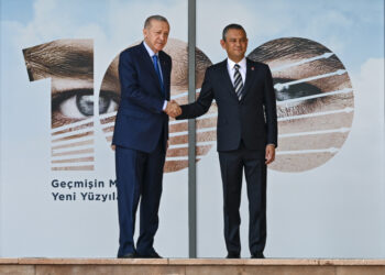 Cumhurbaşkanı Erdoğan’dan Özgür Özel’e geçmiş olsun telefonu