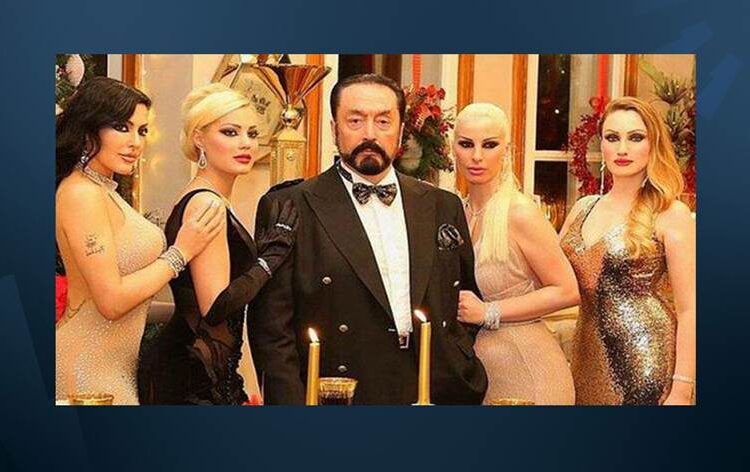 Adnan Oktar: ‘Dekolte giyen insanların da Müslüman olabileceğini gösterdim’
