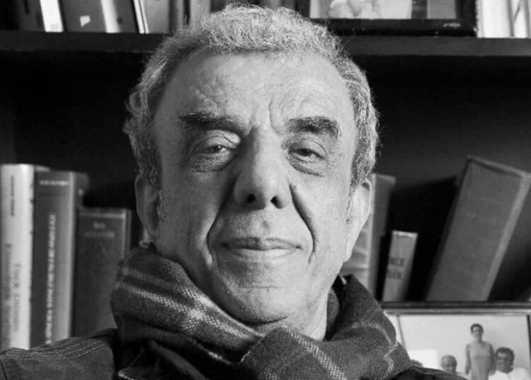 ‘Selvi Boylum Al Yazmalım’ın senaristi Ali Özgentürk hayatını kaybetti