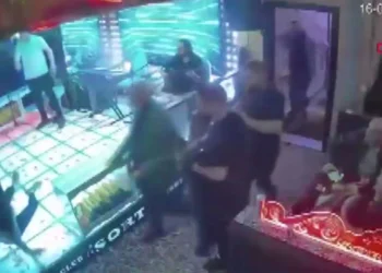 Eğlence mekanının sahnesinde intihar: Çalışanı darp edip kendini vurdu