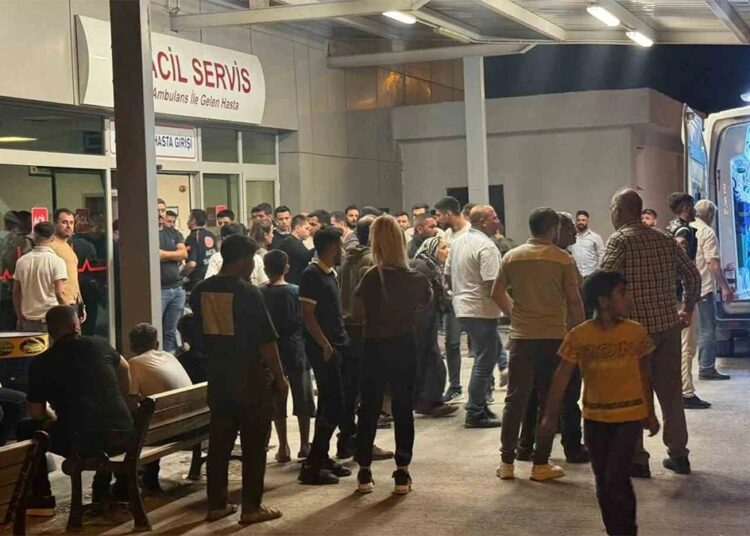 Şanlıurfa'da kuzenler arasında arazi kavgası: 2 ölü, 5 yaralı 1 Şanlıurfa’da kuzenler arasında arazi kavgası: 2 ölü, 5 yaralı