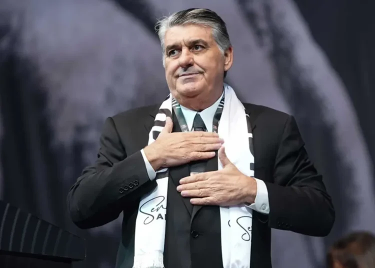 Beşiktaş’ta Serdal Adalı, yeniden başkanlığa seçildi
