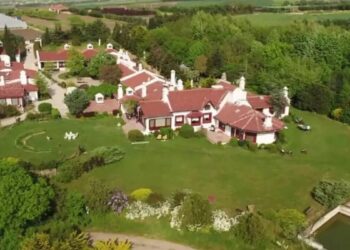 Aşk-ı Memnu dizisinin efsane çiftliği satışa çıktı: Fiyatı dudak uçuklattı