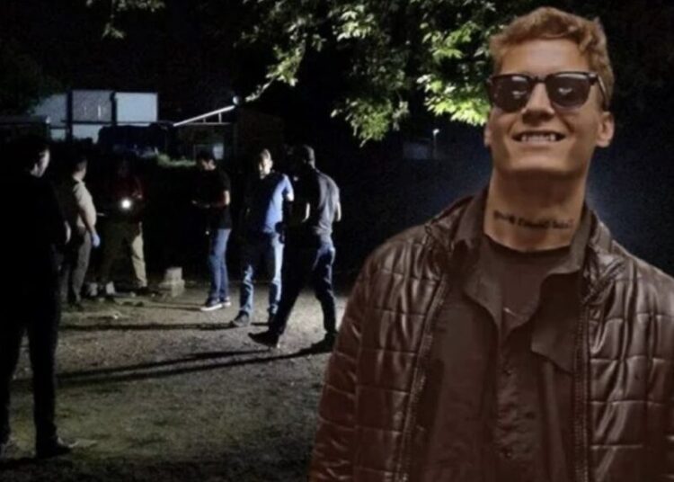 Oğlunu boş arazide bıçaklayarak öldürdü, sonra evine gitti