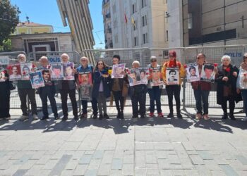 Cumartesi Anneleri, bu hafta 33 yıl önce gözaltına kaybedilen Yaman ve Gül için eylemdeydi 4 Cumartesi Anneleri, bu hafta 33 yıl önce gözaltına kaybedilen Yaman ve Gül için eylemdeydi