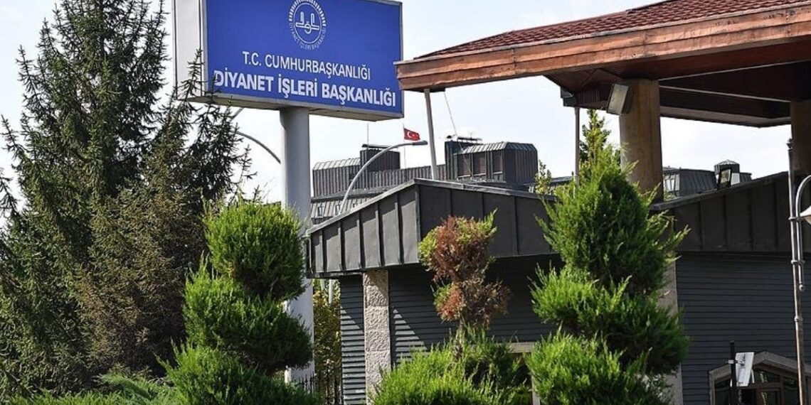 Anasayfa 73 Diyanet’e, Kur’an-ı Kerim meali yasaklama yetkisi veren düzenleme Meclis’ten geçti