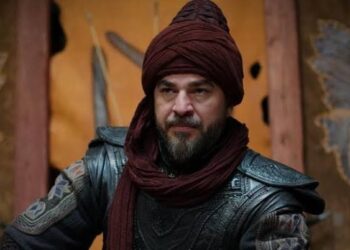 TRT dizilerinin vazgeçilmeziydi: Engin Altan Düzyatan ülkeyi terk ediyor