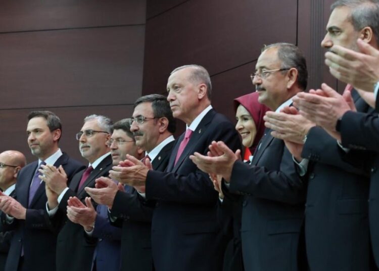 Kabine değişikliği için kritik tarih yaklaşıyor: ‘4 bakanın yeri garanti’